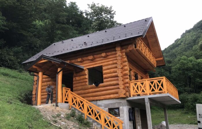 Drvena kuća od balvana - Ljubovija