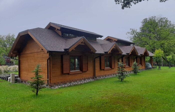 Brvnara - Drvena kuća od ravnih brvana – dasaka - Kruševac