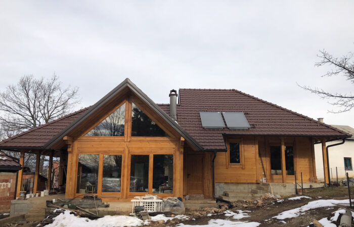 Brvnara - Drvena kuća od ravnih brvana – dasaka - Zabučje