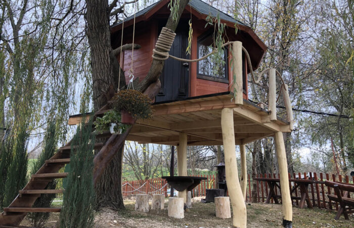 Brvnara - Drvena kuća od ravnih brvana – dasaka - Ada Ciganlija