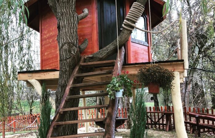 Brvnara - Drvena kuća od ravnih brvana – dasaka - Ada Ciganlija