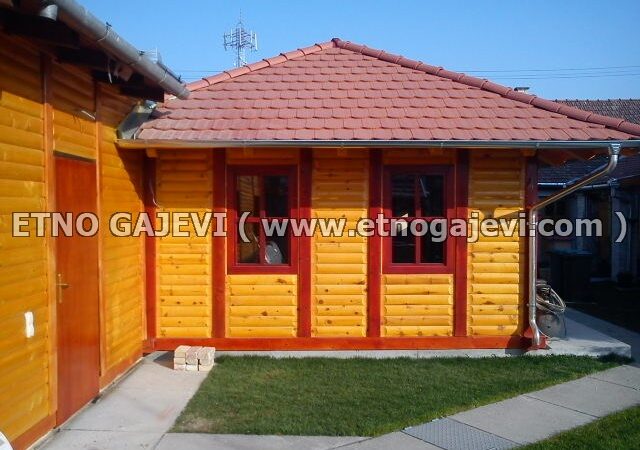 Brvnara - Drvena kuća od poluoblica - Subotica 2