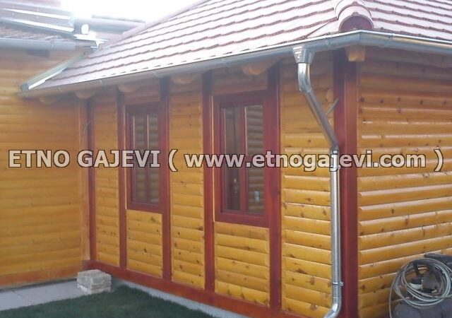Brvnara - Drvena kuća od poluoblica - Subotica 2
