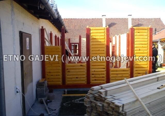 Brvnara - Drvena kuća od poluoblica - Subotica 2