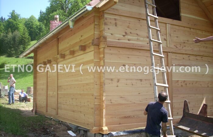 Brvnara - Drvena kuća od ravnih brvana – dasaka - Mokra Gora 2