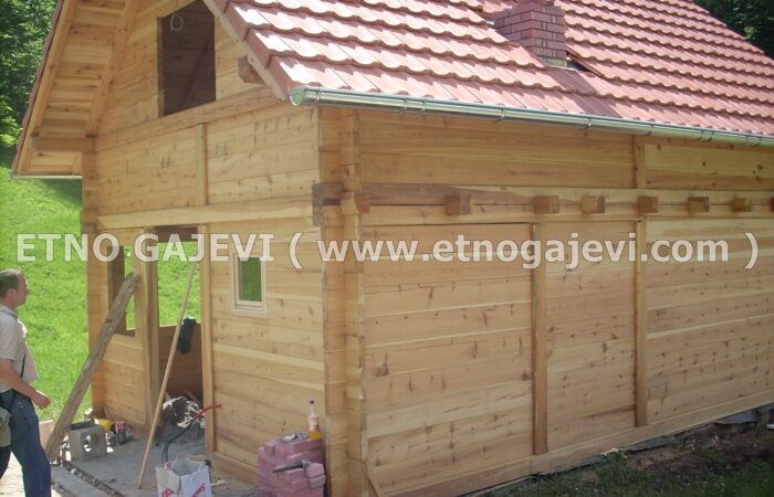 Brvnara - Drvena kuća od ravnih brvana – dasaka - Mokra Gora 2