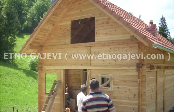Brvnara - Drvena kuća od ravnih brvana – dasaka - Mokra Gora 2
