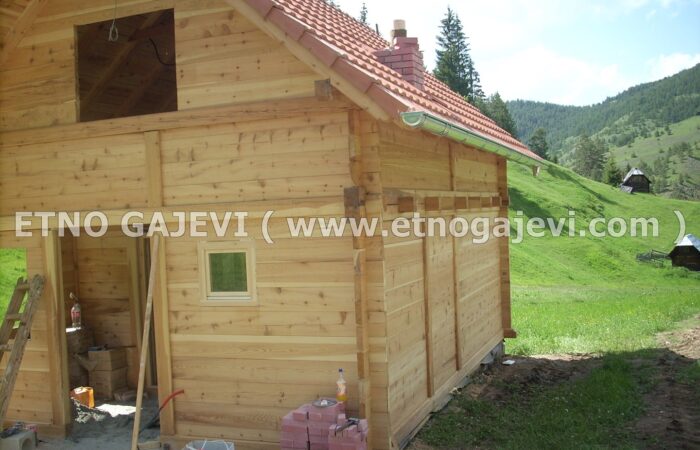 Brvnara - Drvena kuća od ravnih brvana – dasaka - Mokra Gora 2