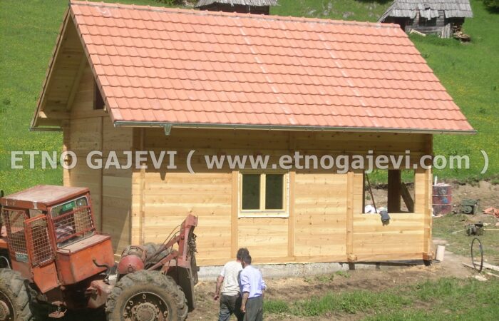 Brvnara - Drvena kuća od ravnih brvana – dasaka - Mokra Gora 2