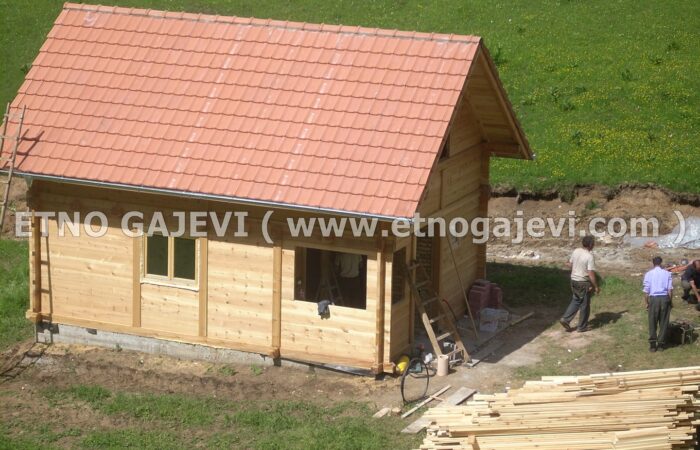 Brvnara - Drvena kuća od ravnih brvana – dasaka - Mokra Gora 2