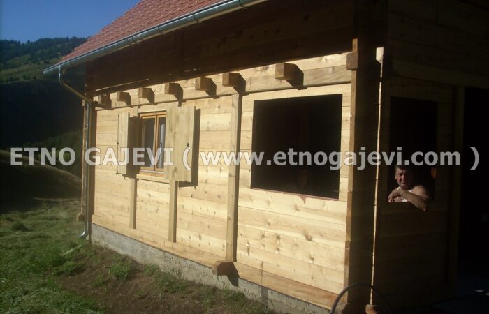 Brvnara - Drvena kuća od ravnih brvana – dasaka - Mokra Gora 2