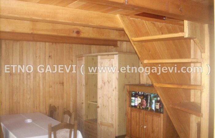 Brvnara - Drvena kuća od ravnih brvana – dasaka - Mokra Gora 2