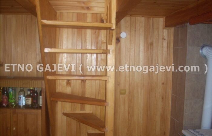 Brvnara - Drvena kuća od ravnih brvana – dasaka - Mokra Gora 2