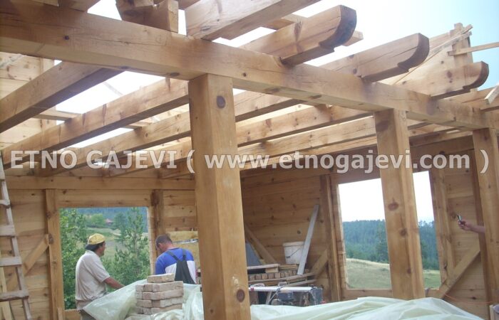 Brvnara - Drvena kuća od ravnih brvana – dasaka - Tornik 2