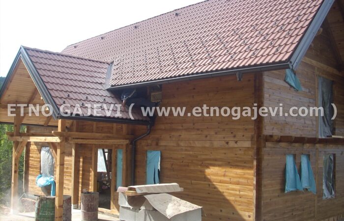 Brvnara - Drvena kuća od ravnih brvana – dasaka - Tornik 2
