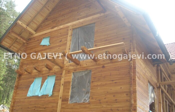 Brvnara - Drvena kuća od ravnih brvana – dasaka - Tornik 2