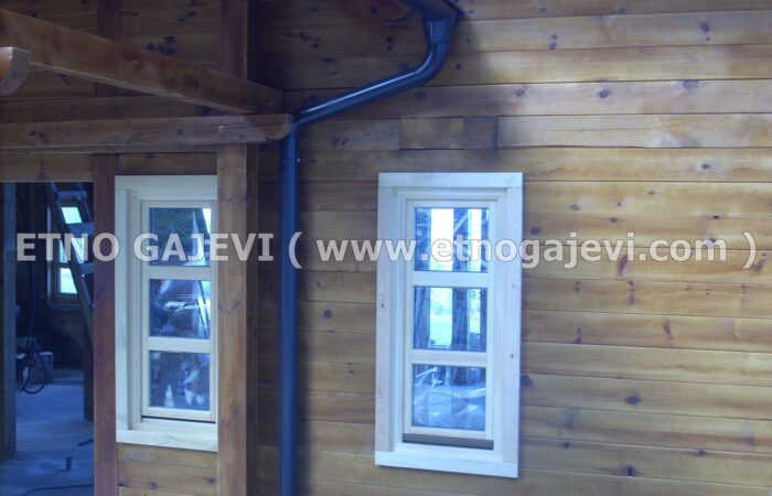 Brvnara - Drvena kuća od ravnih brvana – dasaka - Tornik 2
