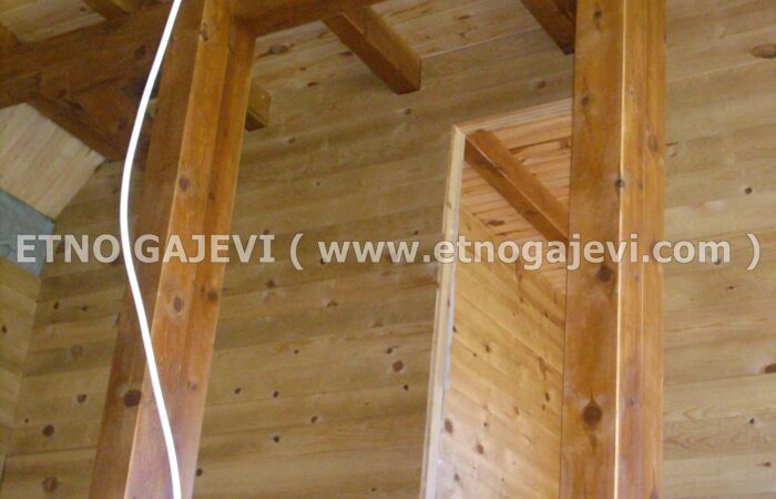 Brvnara - Drvena kuća od ravnih brvana – dasaka - Tornik 2