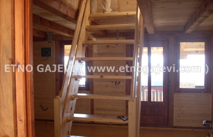 Brvnara - Drvena kuća od ravnih brvana – dasaka - Mokra Gora 1