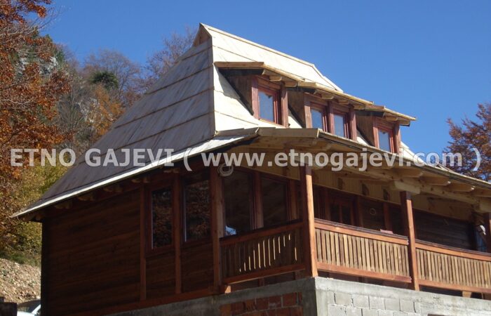 Brvnara - Drvena kuća od ravnih brvana – dasaka - Mokra Gora 1