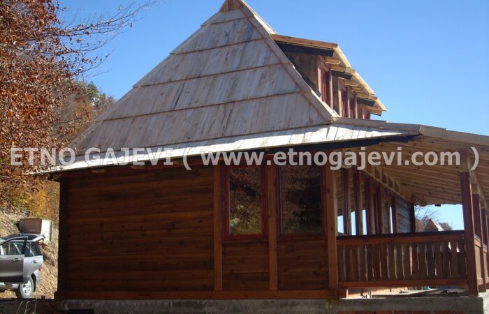 Brvnara - Drvena kuća od ravnih brvana – dasaka - Mokra Gora 1