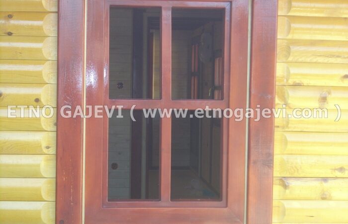 Brvnara - Drvena kuća od poluoblica - Subotica 2