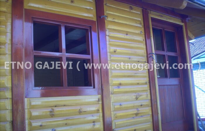 Brvnara - Drvena kuća od poluoblica - Subotica 2