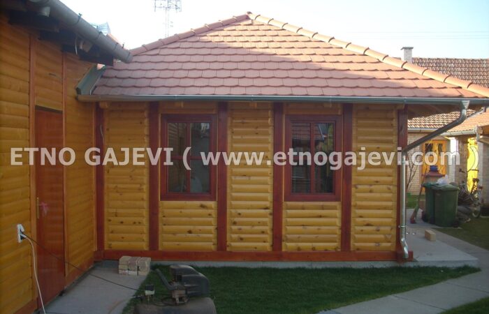 Brvnara - Drvena kuća od poluoblica - Subotica 2