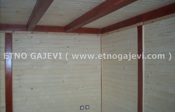 Brvnara - Drvena kuća od poluoblica - Subotica 2