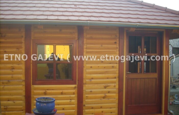 Brvnara - Drvena kuća od poluoblica - Subotica 2