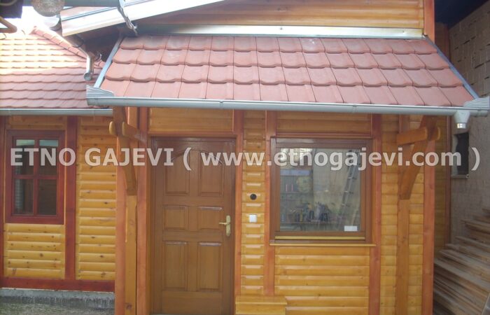 Brvnara - Drvena kuća od poluoblica - Subotica 2