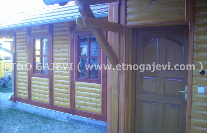 Brvnara - Drvena kuća od poluoblica - Subotica 2