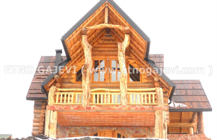 Drvena kuća od balvana - Zlatibor 1