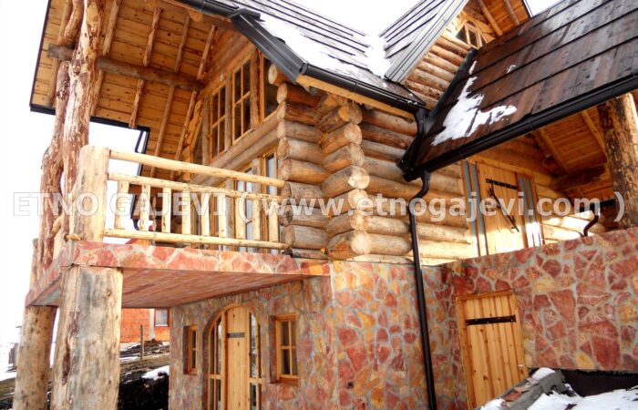 Drvena kuća od balvana - Zlatibor 1