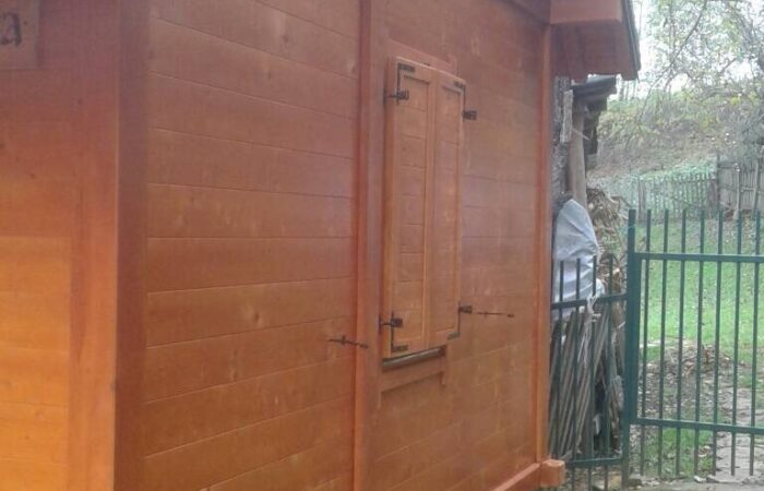 Brvnara - Drvena kuća od ravnih brvana – dasaka - Arilje