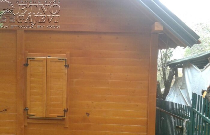 Brvnara - Drvena kuća od ravnih brvana – dasaka - Arilje