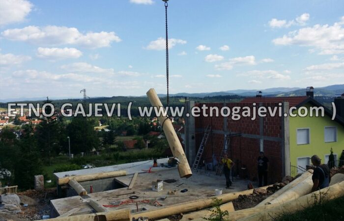 Drvena kuća od balvana - Bela Zemlja