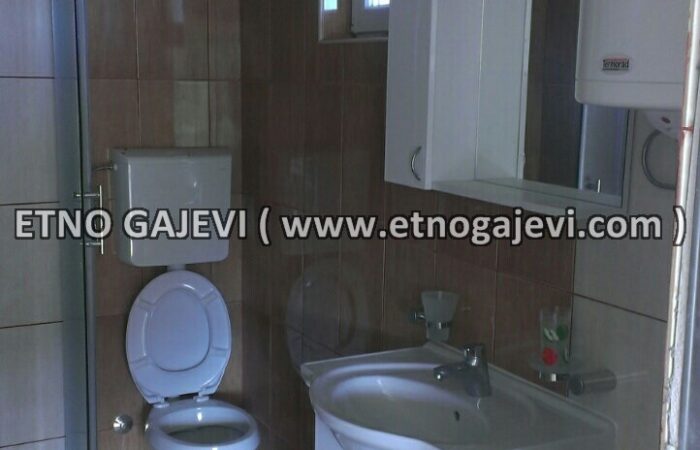 Brvnara - Drvena kuća od ravnih brvana – dasaka - Kragujevac