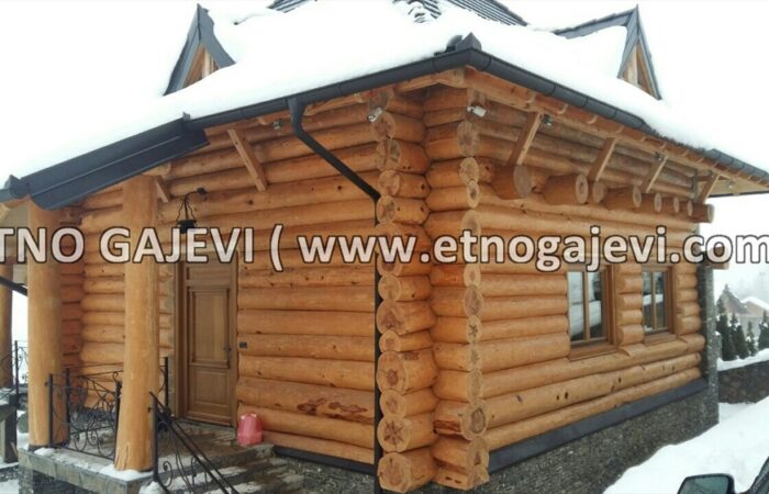 Drvena kuća od balvana - Bela Zemlja