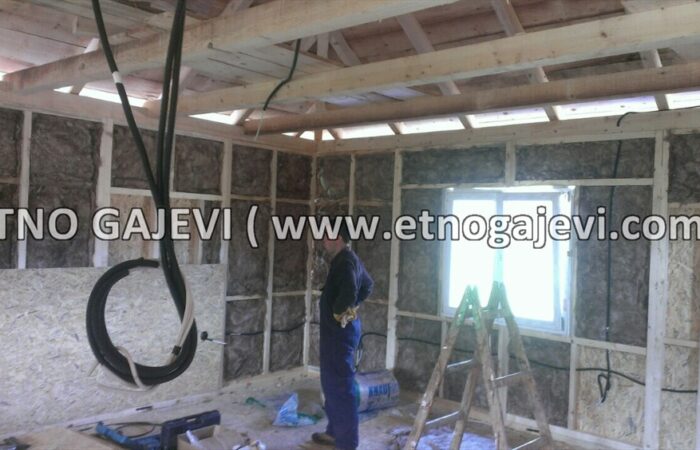 Brvnara - Drvena kuća od ravnih brvana – dasaka - Kragujevac