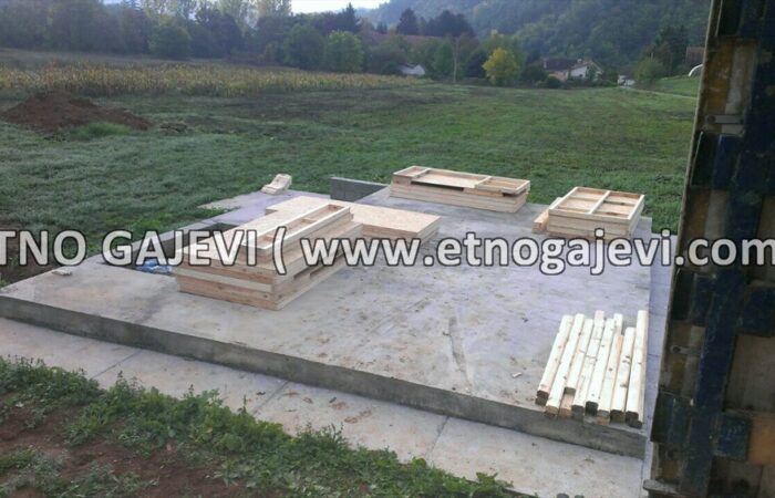 Brvnara - Drvena kuća od ravnih brvana – dasaka - Kragujevac