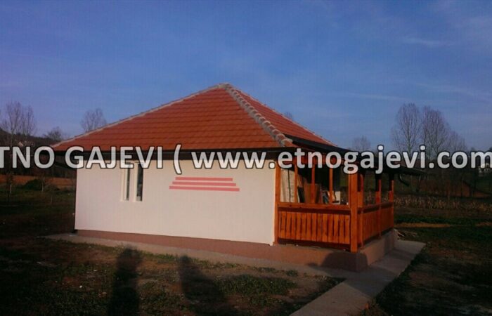 Brvnara - Drvena kuća od ravnih brvana – dasaka - Kragujevac