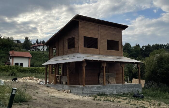 Drvena kuća ravna brvna - Grocka