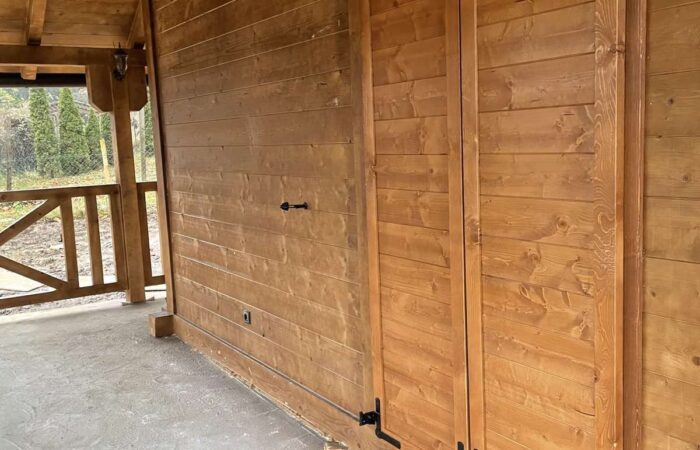 Drvena kuća ravna brvna - Grocka