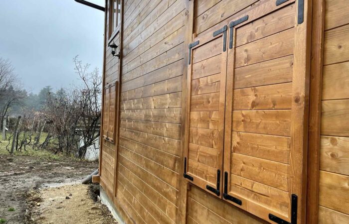 Drvena kuća ravna brvna - Grocka