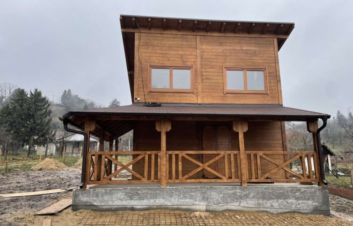 Drvena kuća ravna brvna - Grocka